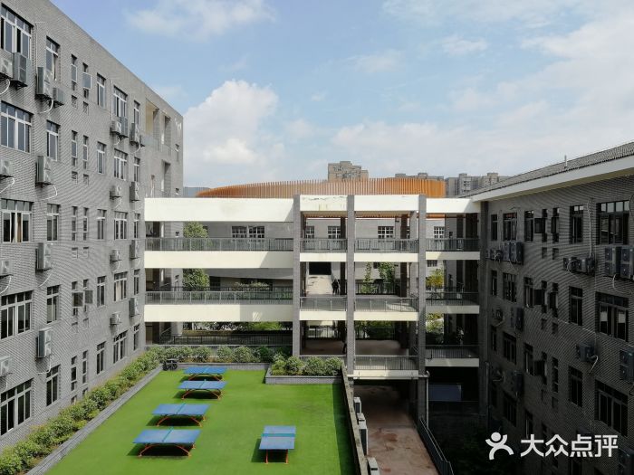 重庆市璧山中学校(新校区)图片