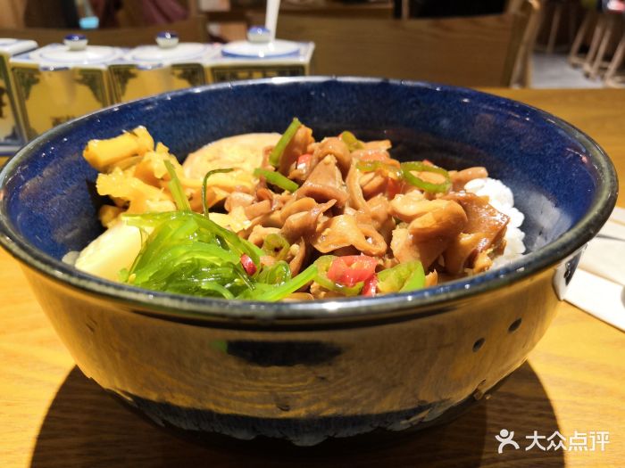 满座厨房(黄龙万科k-lab店)尖椒肥肠盖饭图片