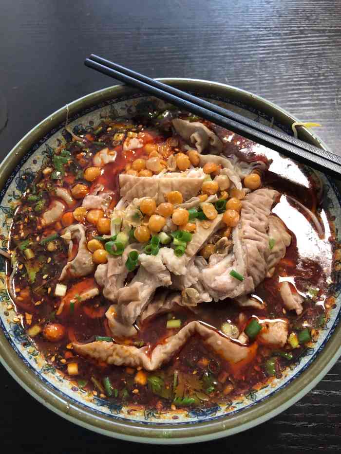 老成都冒节子肥肠粉-"今天去拿快递,看见快递公司旁边