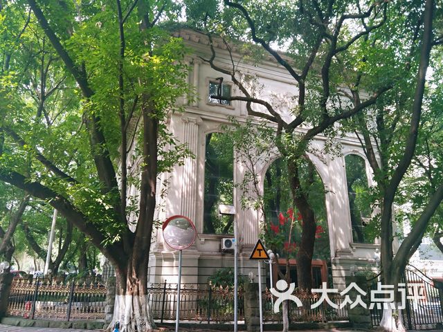 重庆大学美视电影学院