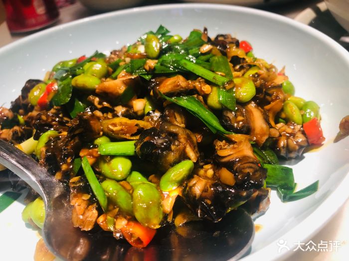 毛豆紫苏炒田螺肉
