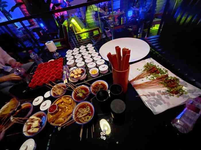 贰麻酒馆(沈阳旗舰店)-"99位置:位于三号加油站南侧