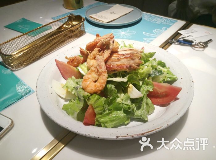 炸虾凯撒沙拉