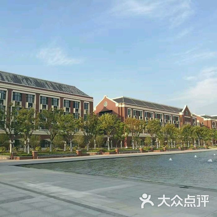 上海建桥学院