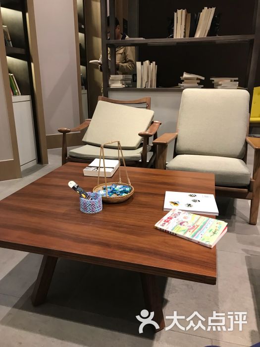 亚朵酒店:小长假出游在亚朵的app上订的,.苏州