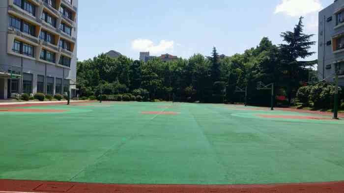 上海财经大学附属北郊高级中学