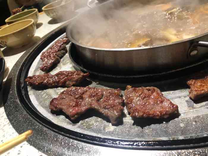 潮牛道影院式涮烤牛肉牛排