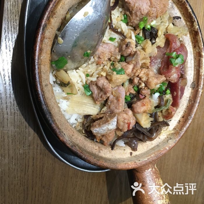 霞姐老牌瓦煲饭