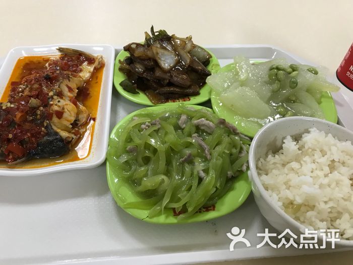 莲花广场食堂三荤一素图片 - 第1张