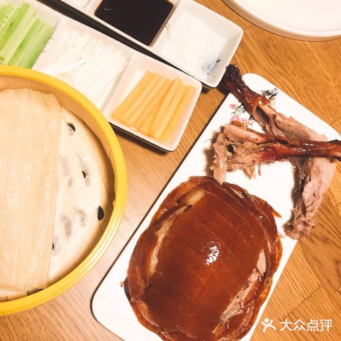 华馨园北京烤鸭(宝妮大厦店)京牌枣木挂炉烤鸭图片