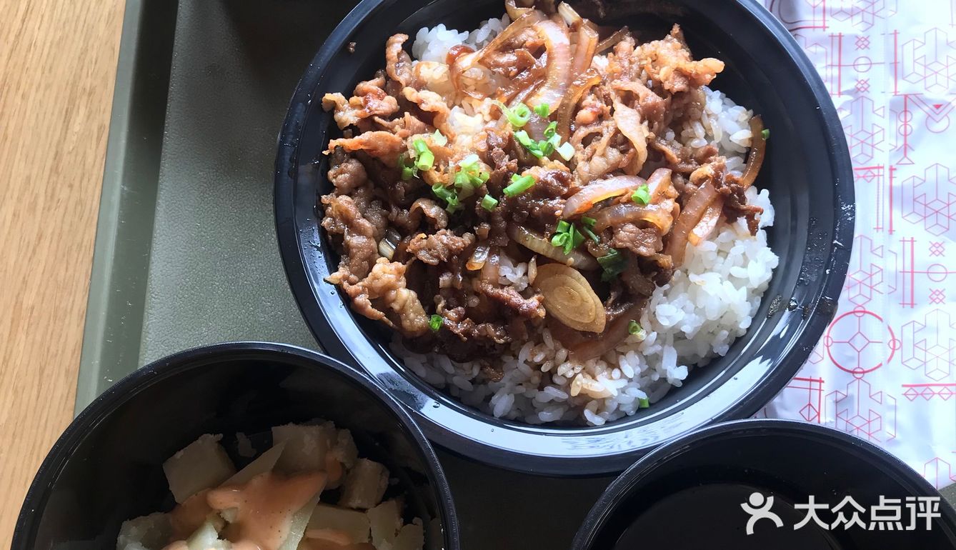 咖喱鸡肉定食套餐,春子牛丼饭套餐,每次都