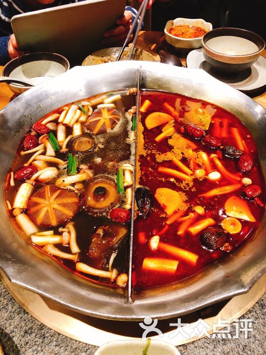 凑凑火锅·茶憩(来福士广场长宁店)台式麻辣锅图片 第1张