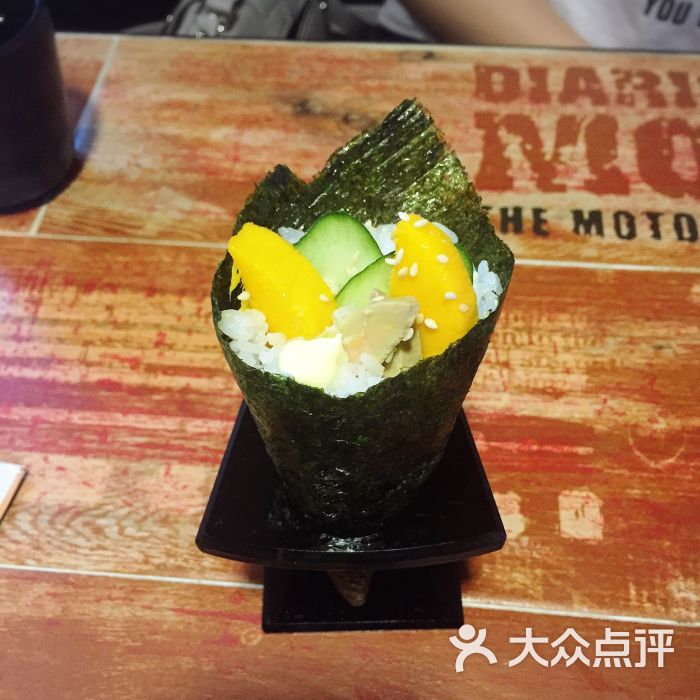鹅肝芒果手卷