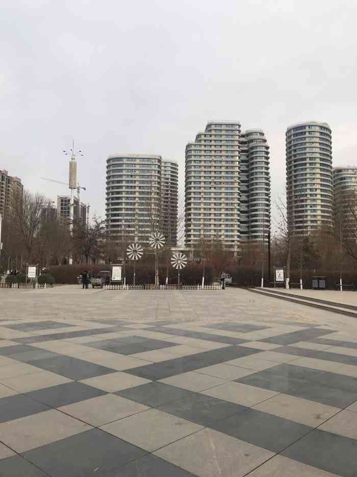 任丘市中央公园广场-"这里真的很清净,像任丘这种小的