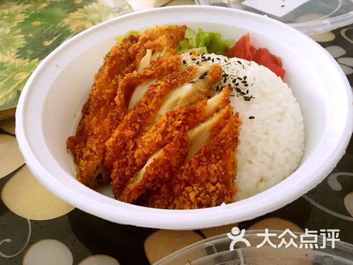 黄金炸鸡排咖喱饭