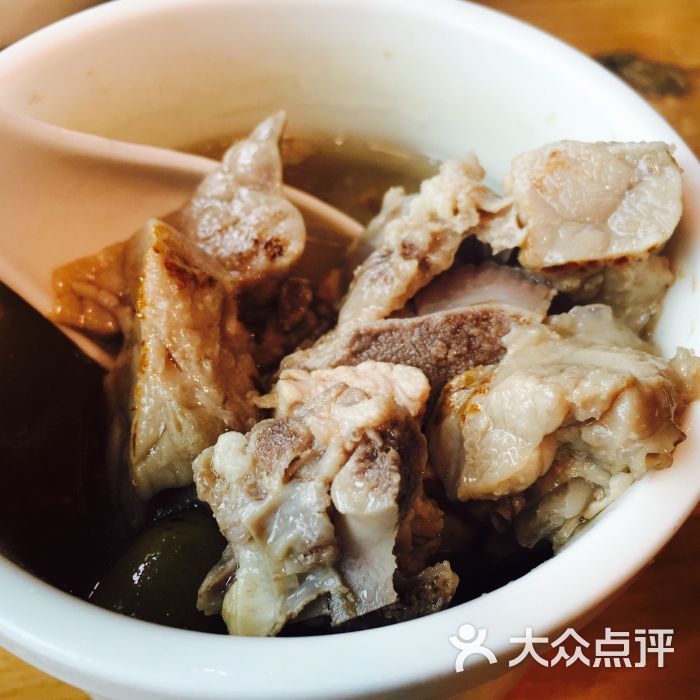 青揽炖瘦肉汤