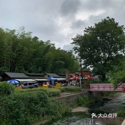 烧烤烤串 镇海区 九龙湖风景区 闻溪阁烧烤园 九龙湖烧烤是年轻人