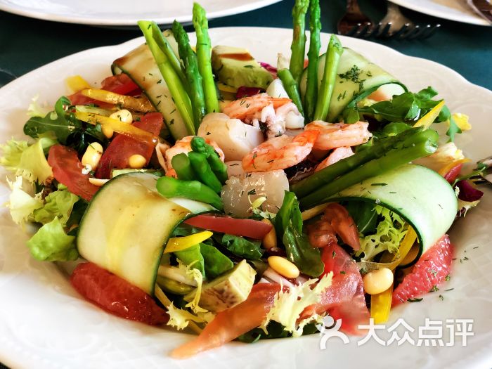 cafe pushkin(5%折)海鲜色拉图片 - 第2张