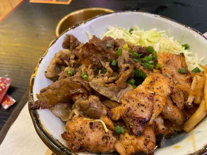 丼房烧肉定食餐厅(景枫店)-"位置在景枫4楼美食广场,店铺活动充值12.