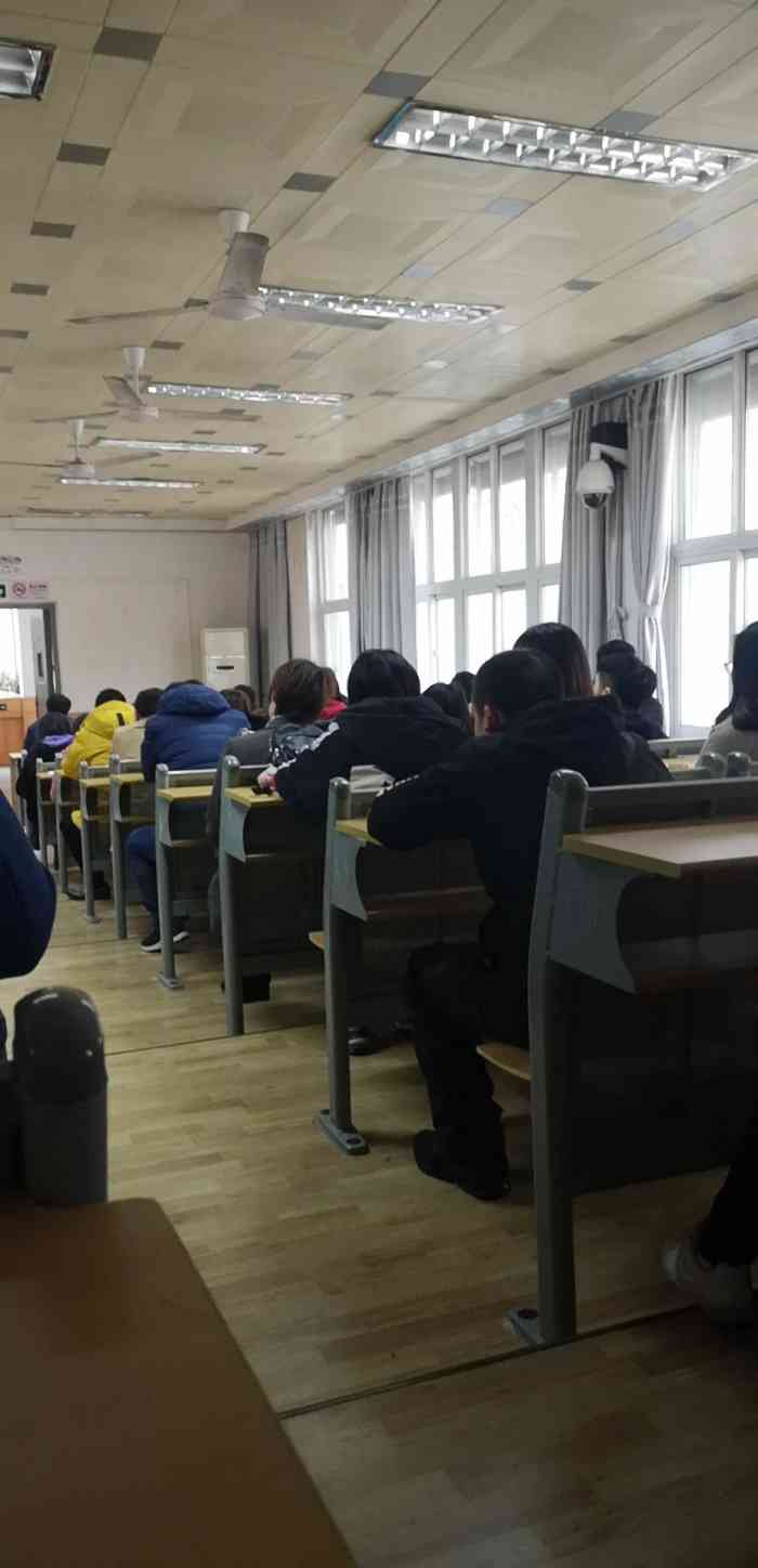 上海电视大学(崇明分校)-"上课结束 ,在学校食堂吃了.