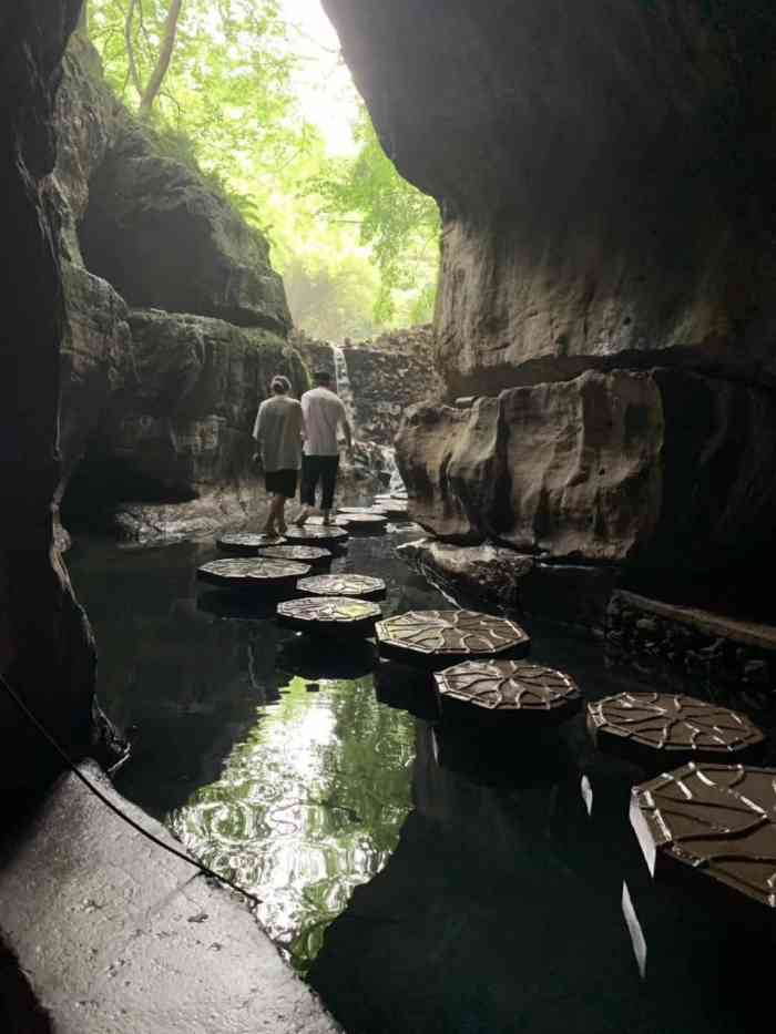 白云洞军事旅游风景区