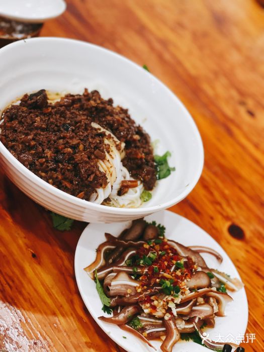 肆姐面粉馆(坡子街店)炸酱拌粉图片