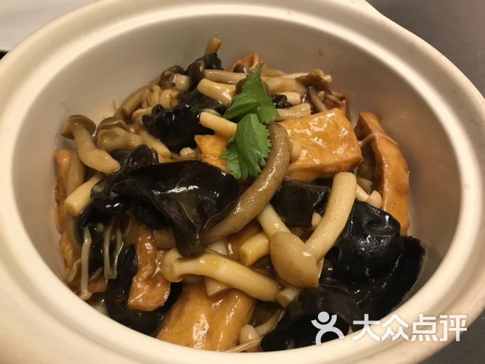 什菌烧豆腐煲