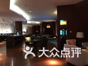 华贸内衣店_内衣店装修效果图(2)