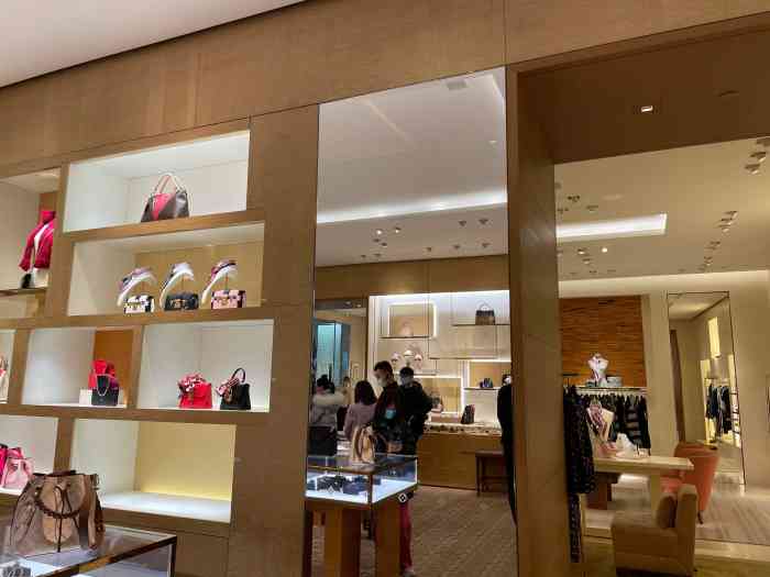 lv路易威登(丹尼斯大卫城店)-"商品:包包 生日礼物min