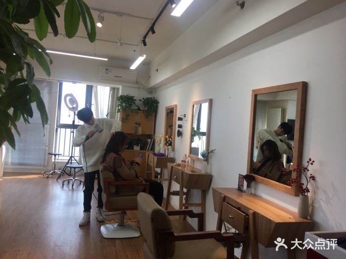 pretty·hairsalon日系美发沙龙(二七万达店)大厅图片