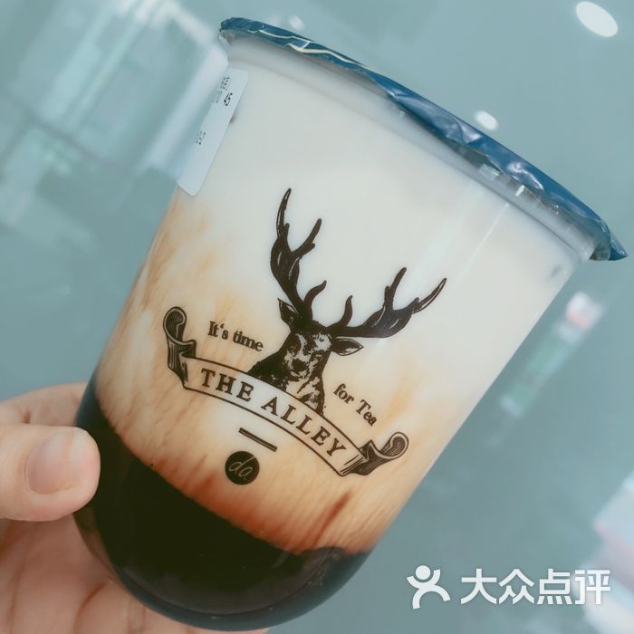 the alley 鹿角巷