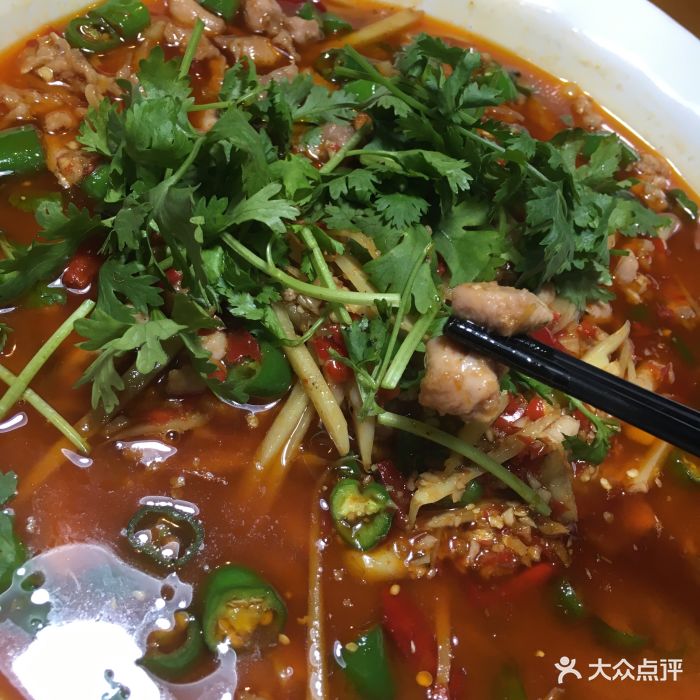 城东客运站那方吃的稍微少一些,而且那些老.罗定的地方美食图片