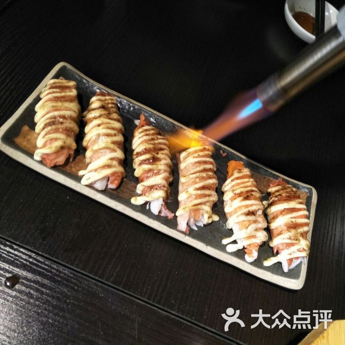 炙烧蟹肉寿司