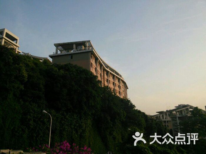 重庆工商大学是入选小211工程的高校之.-重