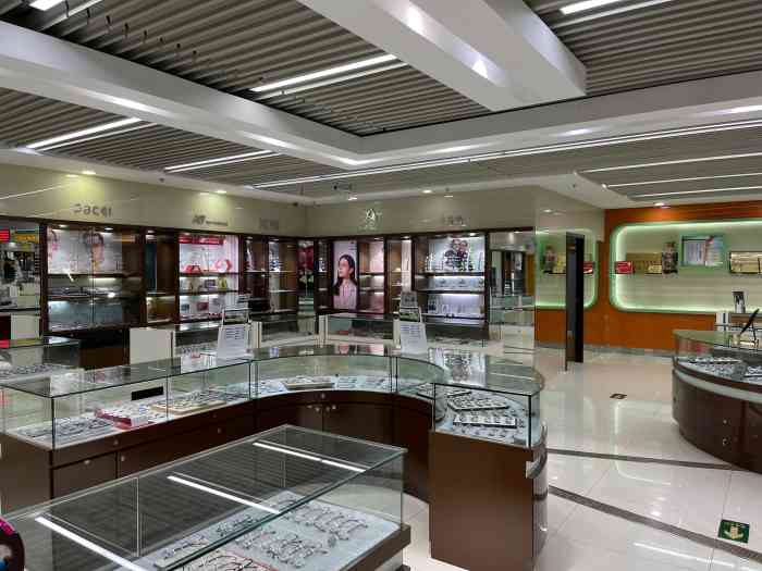 大明眼镜(王府井旗舰店)-"由于听说这个店装配眼镜,于