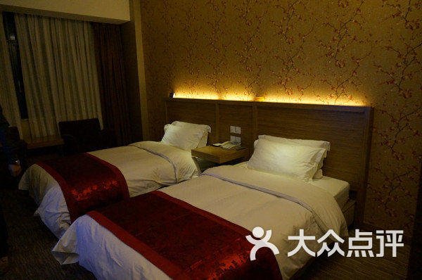 浙江嘉兴gdp2o2o年多少_浙江嘉兴南湖红船图片(3)