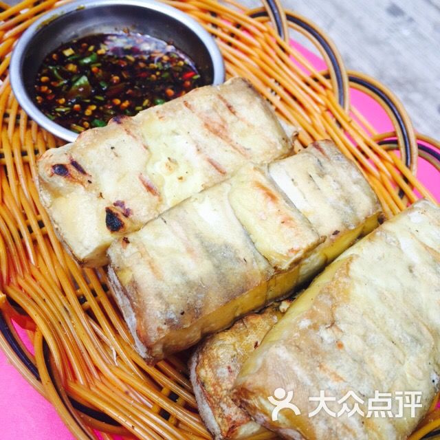 柳飞小吃-烤石屏豆腐图片-昆明美食-大众点评网