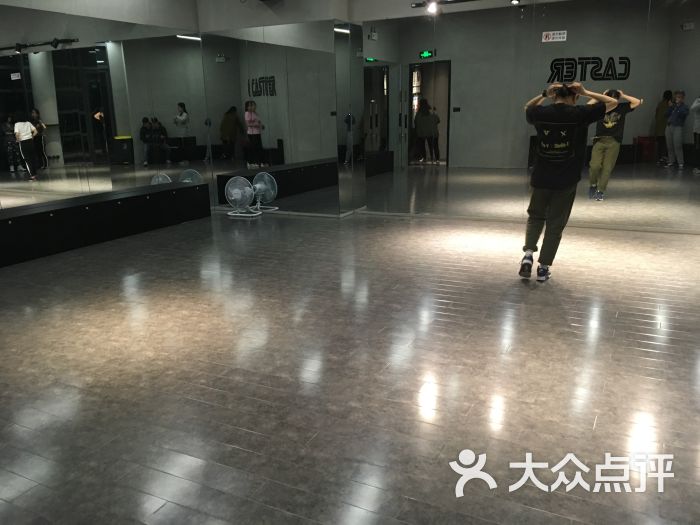 CASTER舞蹈教室(梅赛德斯奔驰店)-图片-上海