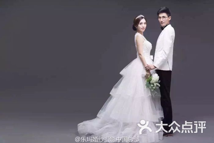 好看的韩式婚纱照图片_韩式婚纱照