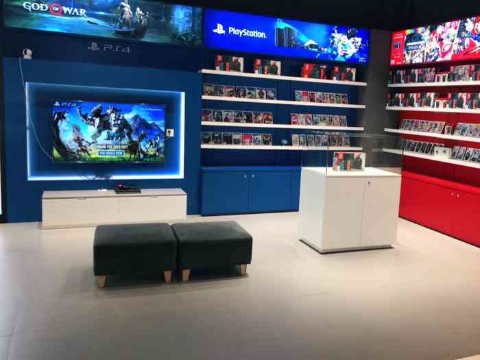 任天堂switch&sony ps游戏租赁专卖店(悠方广场店)