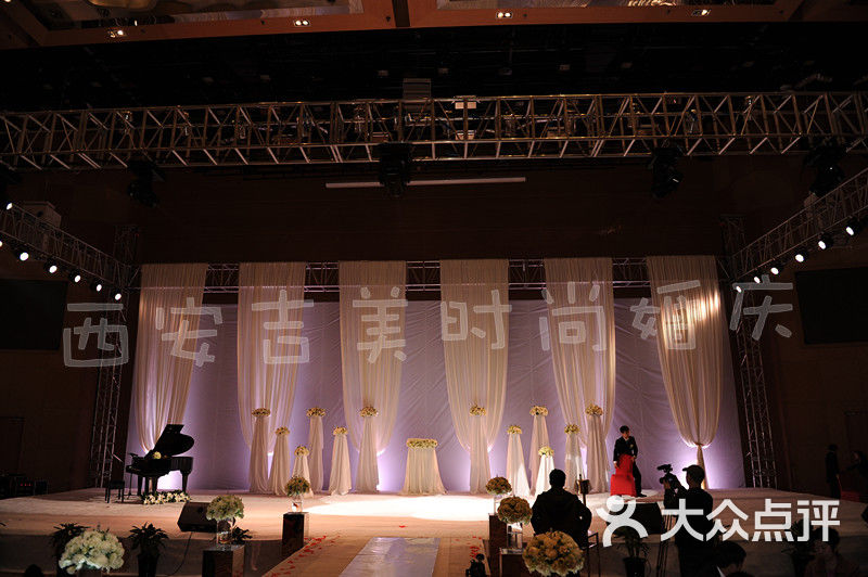 吉美时尚婚庆-暗场主背景图片-西安