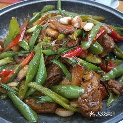 小尖椒私房菜(火车站店)的干锅排骨好不好吃?用户评价口味怎么样?