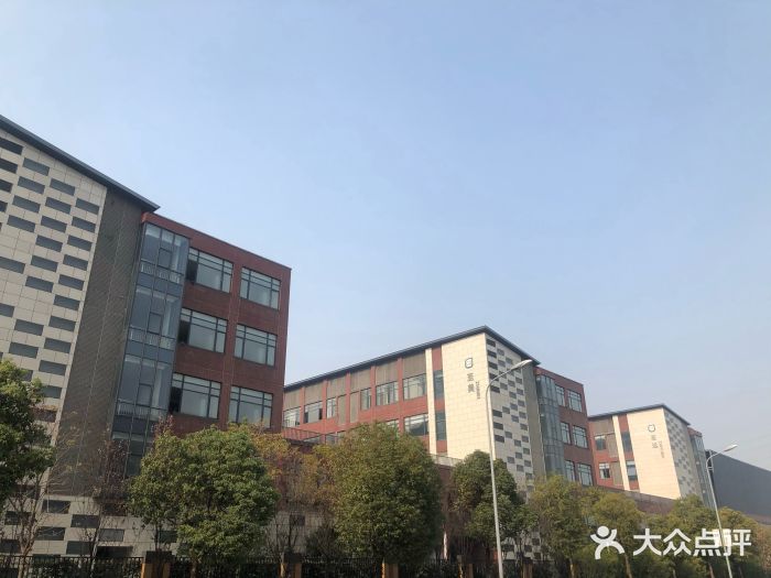 苏州大学附属尹山湖中学图片