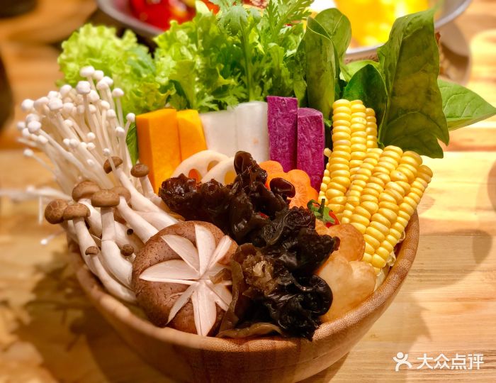 凑凑火锅·茶憩(虹口月亮湾店)蔬菜拼盘图片