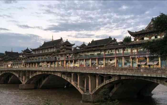 廊桥雅舍-"雅州廊桥,又名雅安廊桥,因所在地雅安古称.