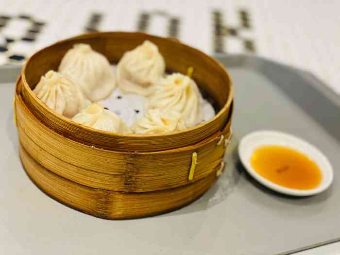 上海富麦小笼(正大广场店"富春的小笼套餐,有三种不同的品种.