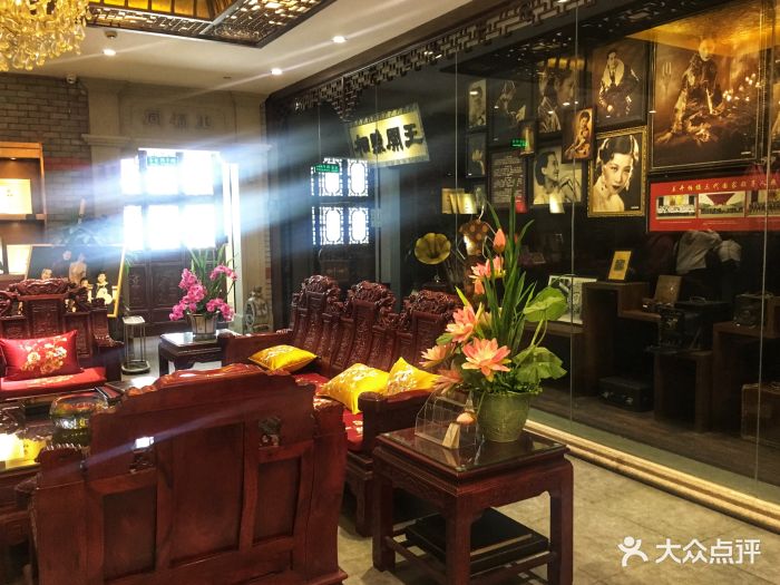 王开摄影是爸爸妈妈拍结婚照的地方,想当年.