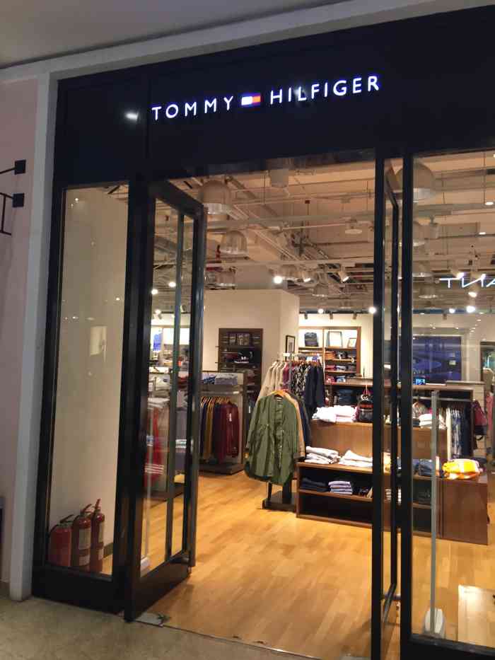 tommy hilfiger(斯普瑞斯奥特莱斯店)-"门店面积很大