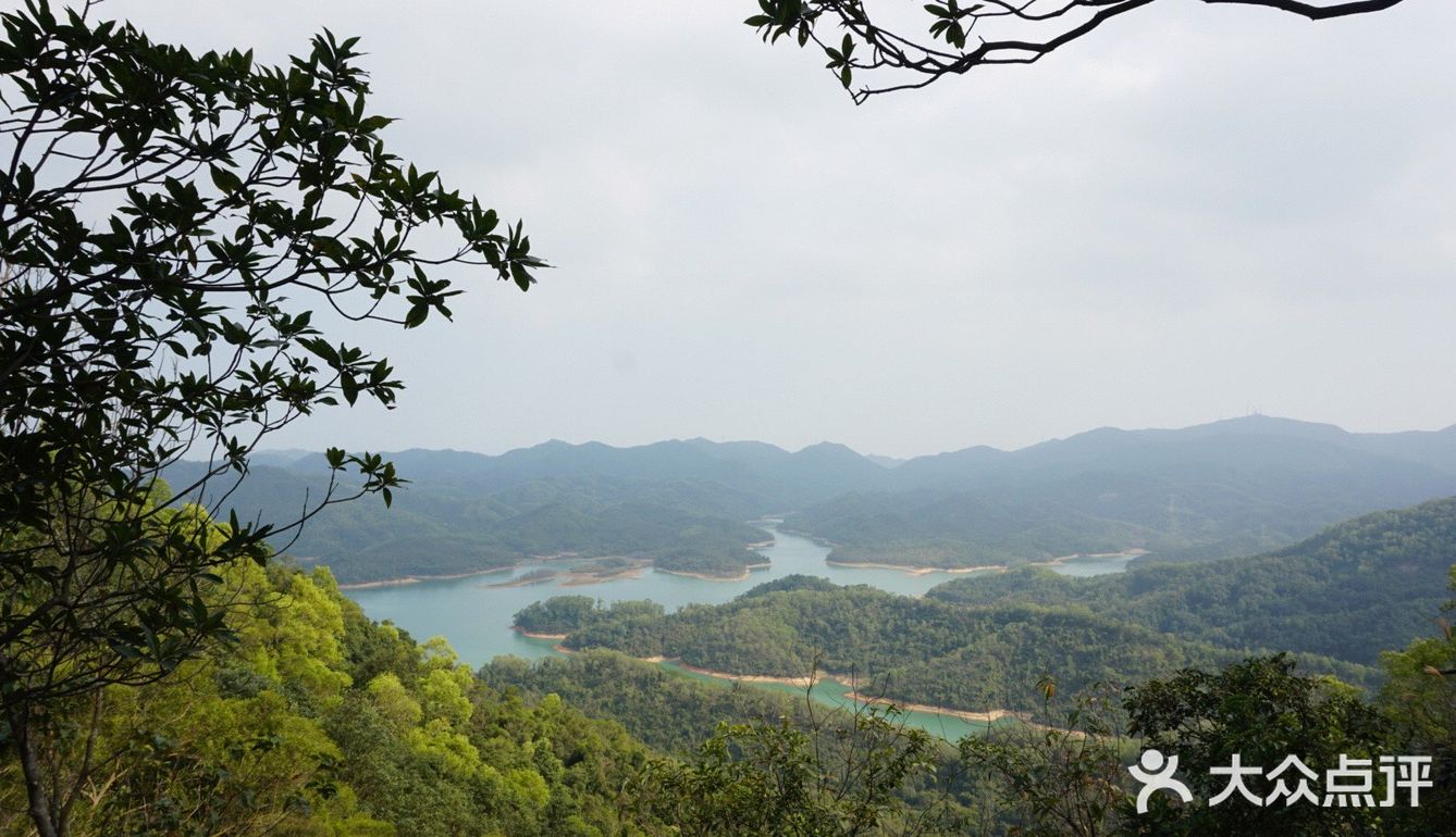 狮头山千岛湖中山分湖