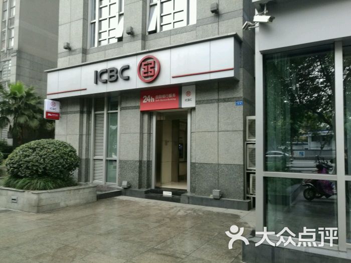 工商银行成都春熙锦东路支行附行式自助银行-